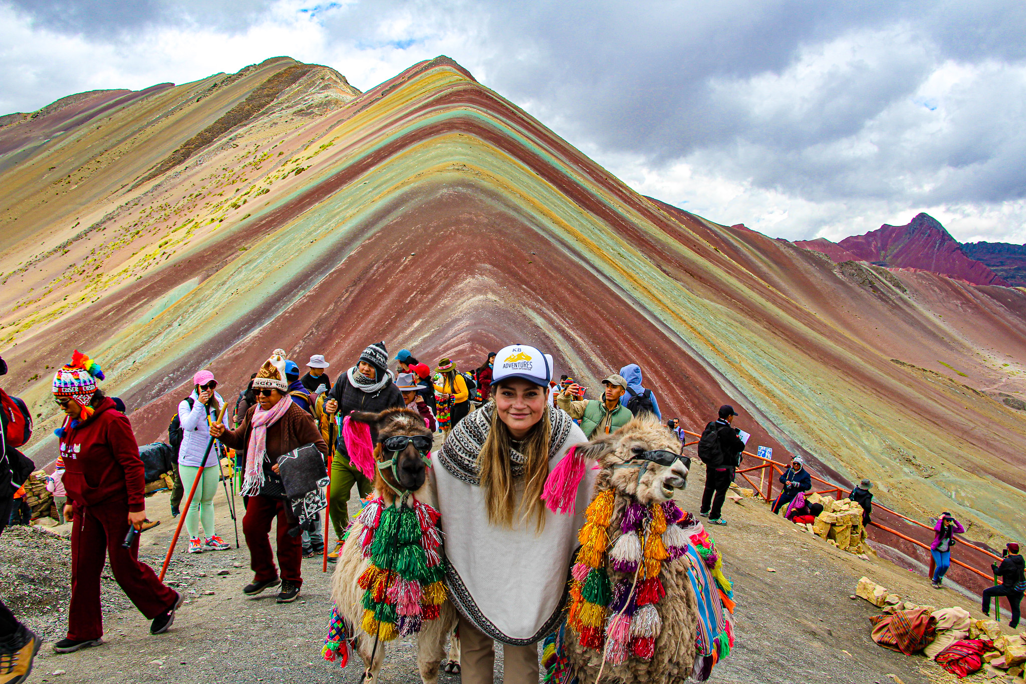 RAINBOW MOUNTAIN TOUR: FULL DAY HIKE