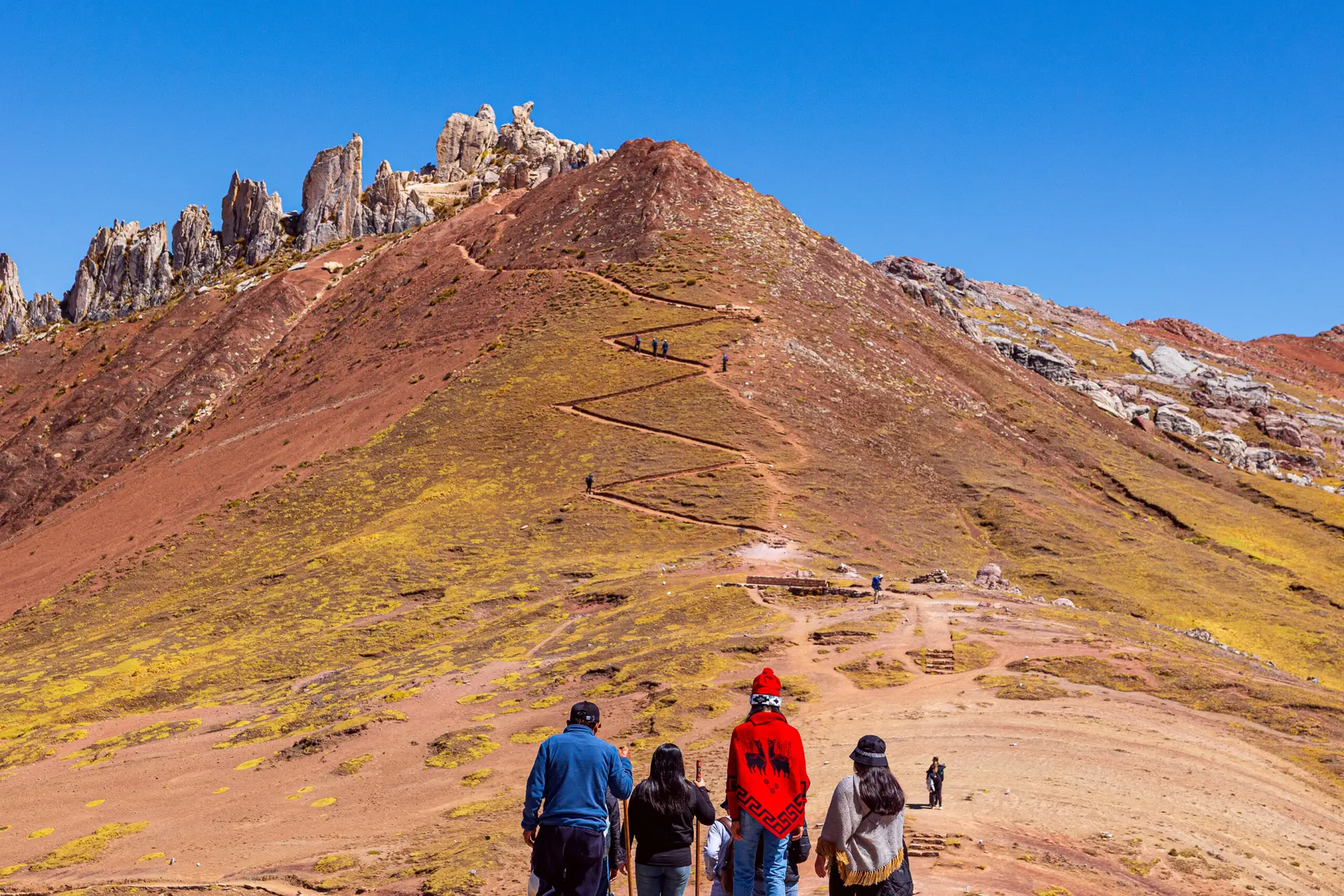 PALCOYO RAINBOW MOUNTAIN DAY HIKE